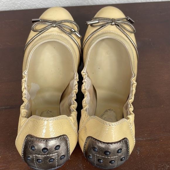 Tods Ballet Flats Driving Loafers Beige Nude Patent Leather Bow Toe Sz 36 - Picture 4 of 12